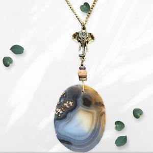 Handmade agate slice & elephant necklace ✨